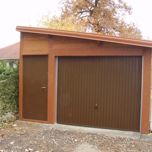 Garage en béton aspect bois